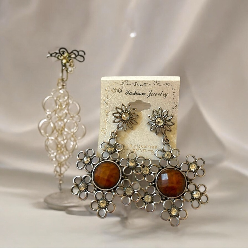 Vintage Bronze Flower Earrings with Faux Amber Stones - Picture 2 of 3